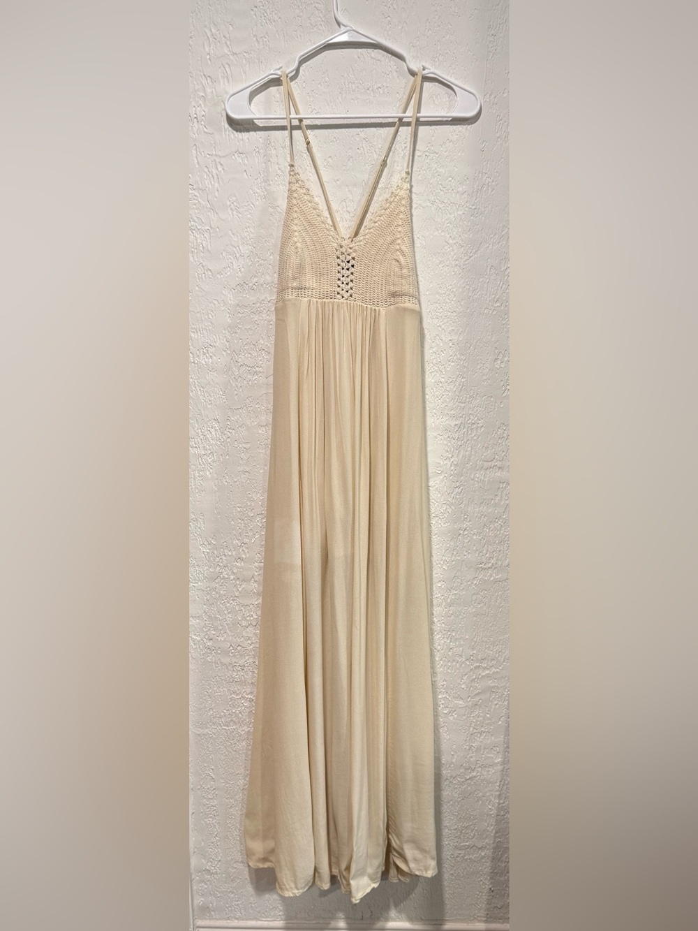 Lulu's cream crochet vneck maxi strappy dress size M  Cotton